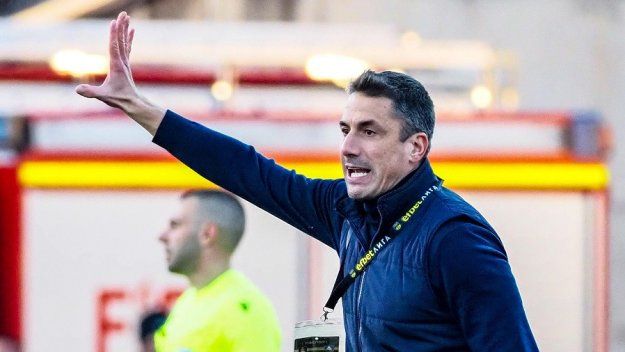 11d04ac44c8581bd2af7ffcc7c346d54-hulio-velaskes-razperil-raka3917549089410981782